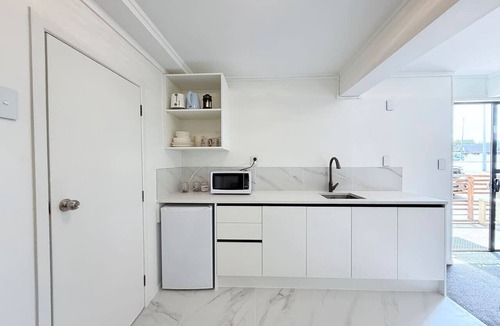 Fenton Street Bed & Breakfast | Unit 5, Fenton Summer Lodge