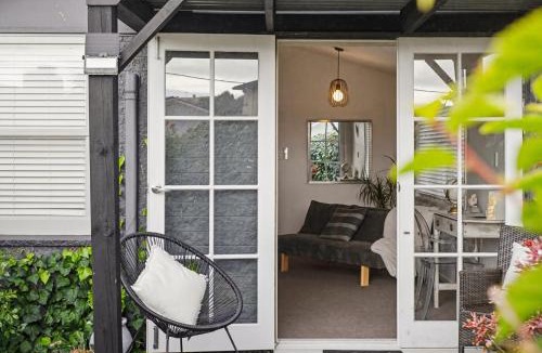 Kapiti Island House | Unwind, relax stroll on the beach treat yourself