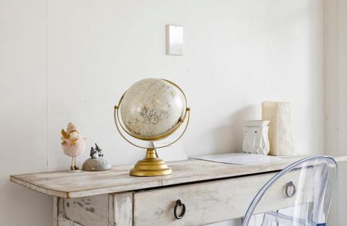Kapiti Island House | Unwind, relax stroll on the beach treat yourself