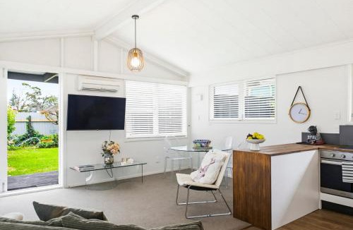 Kapiti Island House | Unwind, relax stroll on the beach treat yourself