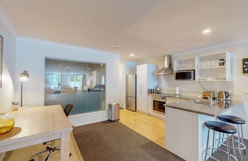 Hamilton Apartment | Upmarket- Heart of Hamilton Apt