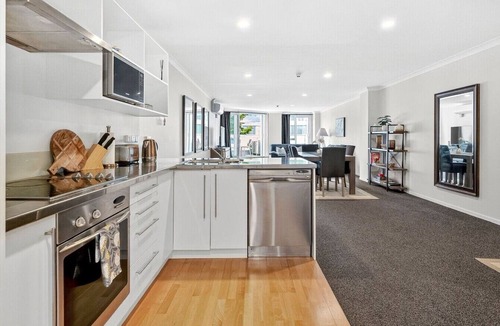 Hamilton Apartment | Upmarket- Heart of Hamilton Apt