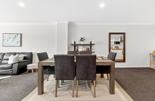 Hamilton Apartment | Upmarket- Heart of Hamilton Apt