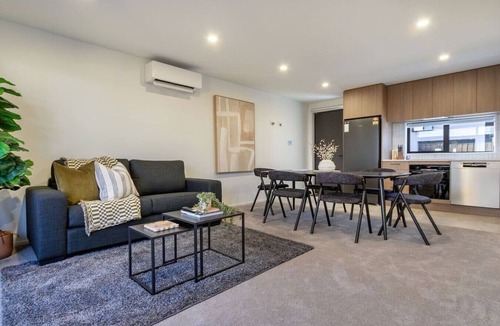 Linwood House | Urban Gated Townhouse - Patio + Parking w/EV
