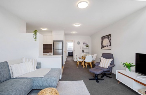 Christchurch City Centre House | Urban Oasis - Christchurch Holiday Home