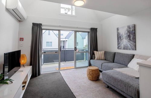 Christchurch City Centre House | Urban Oasis - Christchurch Holiday Home