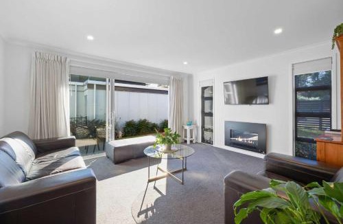 New Plymouth House | Urban Oasis Pukekura Park
