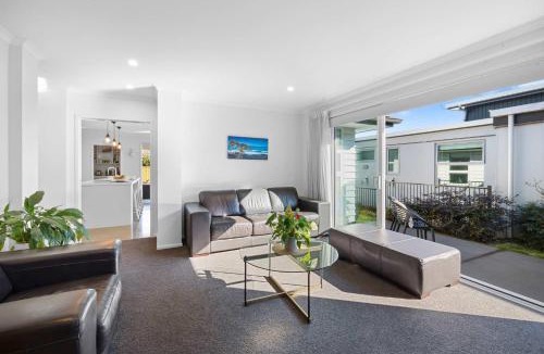 New Plymouth House | Urban Oasis Pukekura Park