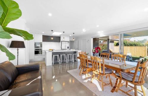 New Plymouth House | Urban Oasis Pukekura Park