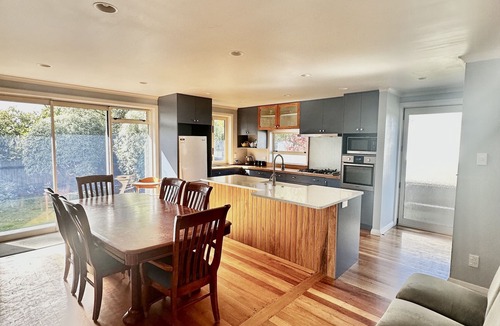 Taupo House | Via Del Lago - for family, friends and memories. It includes Linen & WIFI