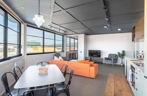 Petone Apartment | Vibrant 3BR Petone Stay w Foosball & Harbour Views