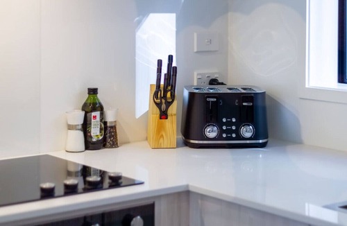 Christchurch City Centre House | Vibrant CBD Townhouse - Sleeps 4 + Stadium