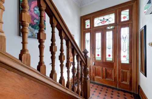 Oriental Bay Villa | Victorian 3 Bedroom Villa - Walk to City Centre, Waterfront & Te Papa