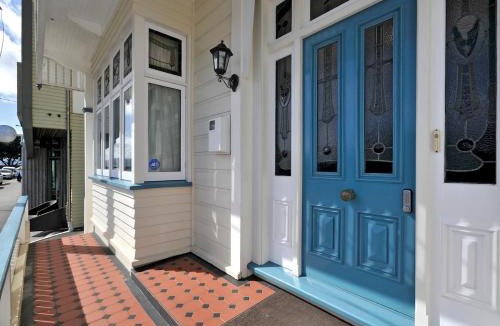 Oriental Bay Villa | Victorian 3 Bedroom Villa - Walk to City Centre, Waterfront & Te Papa