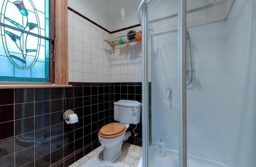 Oriental Bay Villa | Victorian 3 Bedroom Villa - Walk to City Centre, Waterfront & Te Papa