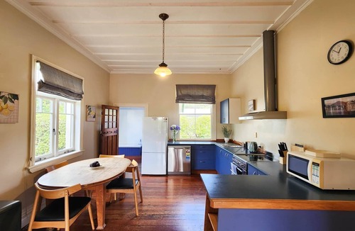 Hahei House | Villa Hahei next to the Kotare Reserve