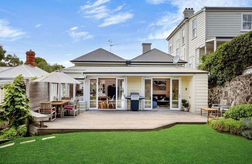 Devonport House | Villa on Vauxhall by Bespoke Stays