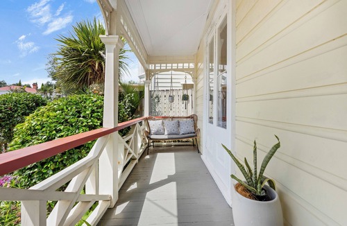 Devonport House | Villa on Vauxhall by Bespoke Stays