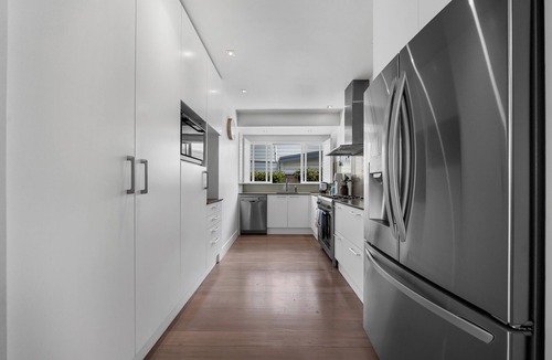 Devonport House | Village View Retreat by Bespoke Stays