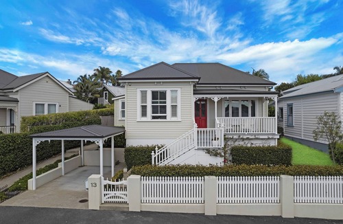 Devonport House | Village View Retreat by Bespoke Stays