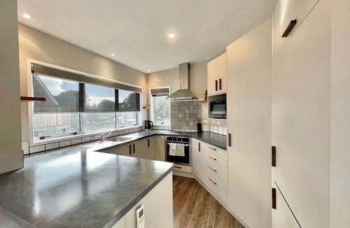 Opunake House | Vinnies Haven - Opunake Holiday Home
