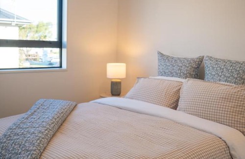 Edgeware Apartment | Vintage Style Townhouse with Private Parking