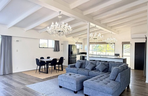 Whanganui House | Virginia Lake Family Retreat