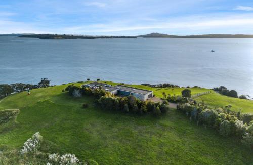 Oneroa Villa | Waiheke Island Coastal Retreat
