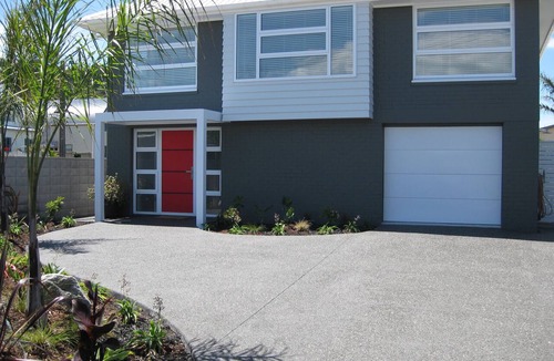Waihi Beach House | Waihi Beach NORTH end and NO roads to cross