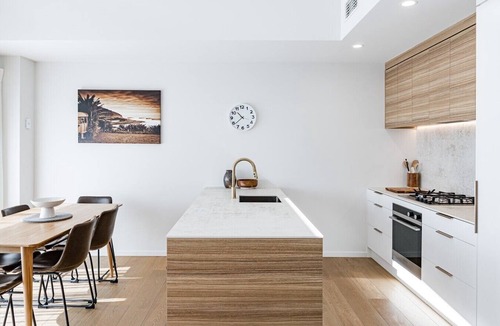 Raglan House | Wainui Place Luxury Townhouse Central