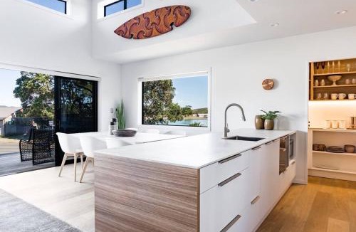 Raglan Apartment | Wainui Townhouses, Two Modern, Waterfront Units