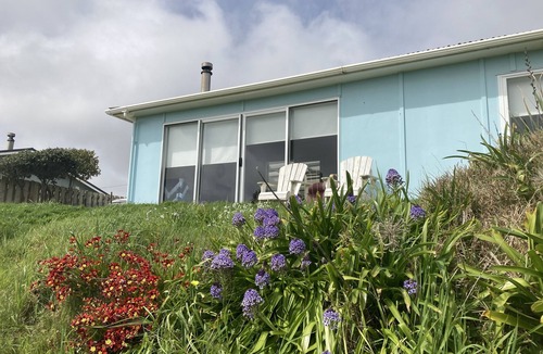 Waitarere Beach House | Waitarere retreat - on the dunes, panoramic sea views, minutes to the sand