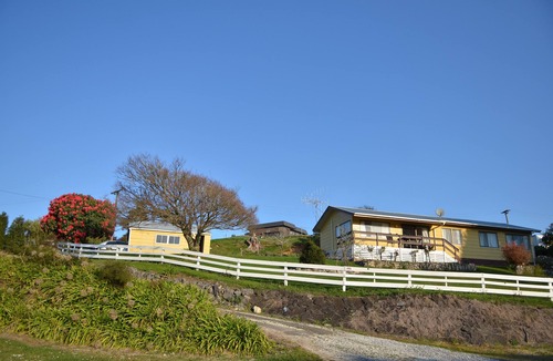 Waitomo Caves House | Waitomo Big Bird Retreat