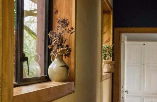 Raglan House | Wake up and Thrive