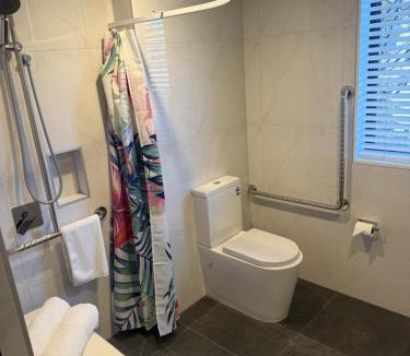 Christchurch City Centre Apartment | Walk to Stadium, large 1bed & Parking