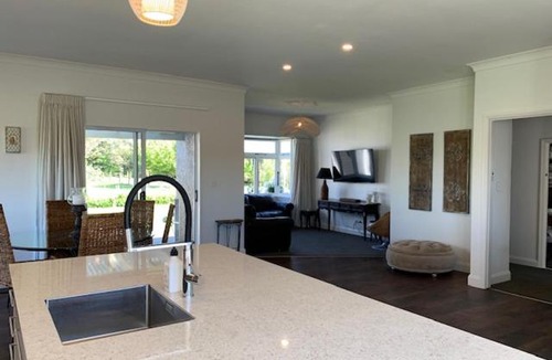 Havelock North Apartment | Walnut House