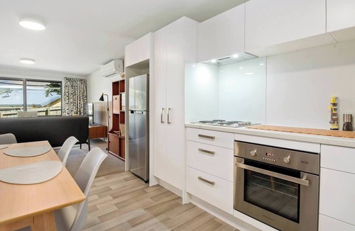 Wanaka Apartment | Wanaka 'Mount Iron Studio' with private terrace