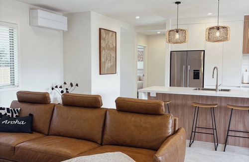 Turangi House | Warm and inviting getaway in Tūrangi with modern comforts, WiFi, and serenity