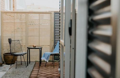 Hamilton Apartment | Warm & Cosy Studio Cabin