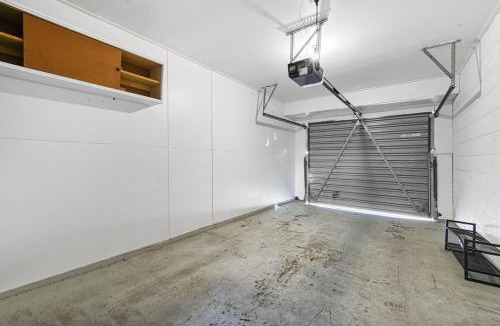 Manurewa House | warmth and the spacious 2 double bedroom