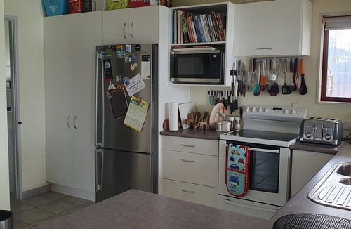 Ngunguru Cottage | Waterfront Cosy Cottage on the beautiful Tutukaka Coast. Sleeps 4. 1 bthrm.