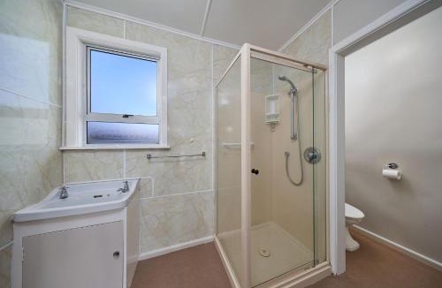 Kaikoura House | Waterfront, Handy Location, Affordable, Unit 6 - KK61646
