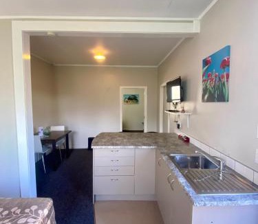 Kaikoura Apartment | Waterfront, Handy Location, Affordable, Unit 7 - KK41647
