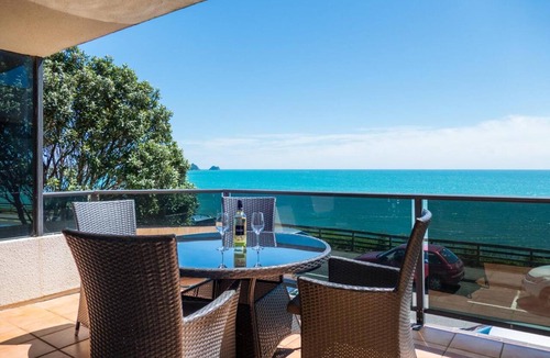 New Plymouth House | Waterfront On Woolcombe - Spacious Holiday Home