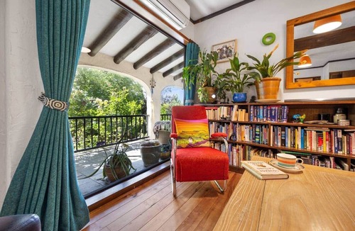 Alexandra Villa | Waterfront Retreat with Spa & Sauna