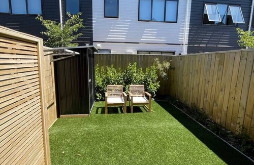 Avondale Apartment | Well-furnished Auckland Stunner