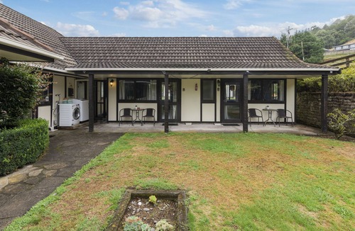 Rotorua House | Westminster Mountainside 1bedroom studio Unit 2