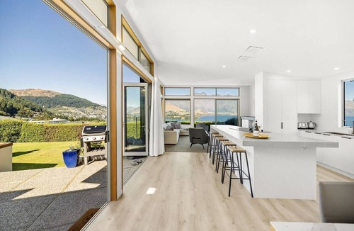Fernhill House | Whakata on Whitbourn