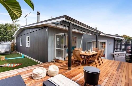 Whangamata House | Whanga Beach Bach