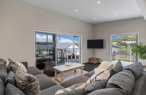 Coromandel Apartment | Wharf Landing: The Apartment